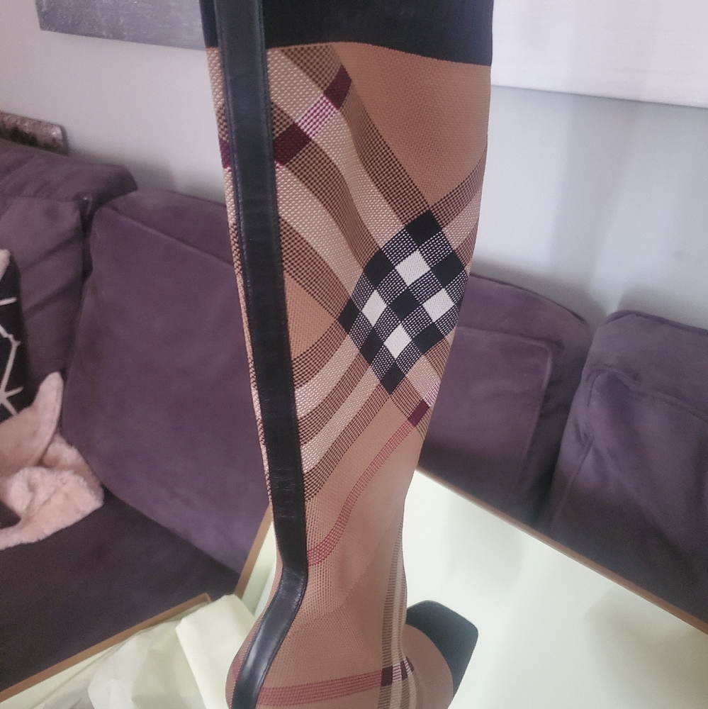 Burberry boots brand new